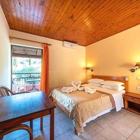 Mimosa Apartments With Pool Paleokastritsa Dış mekan fotoğraf