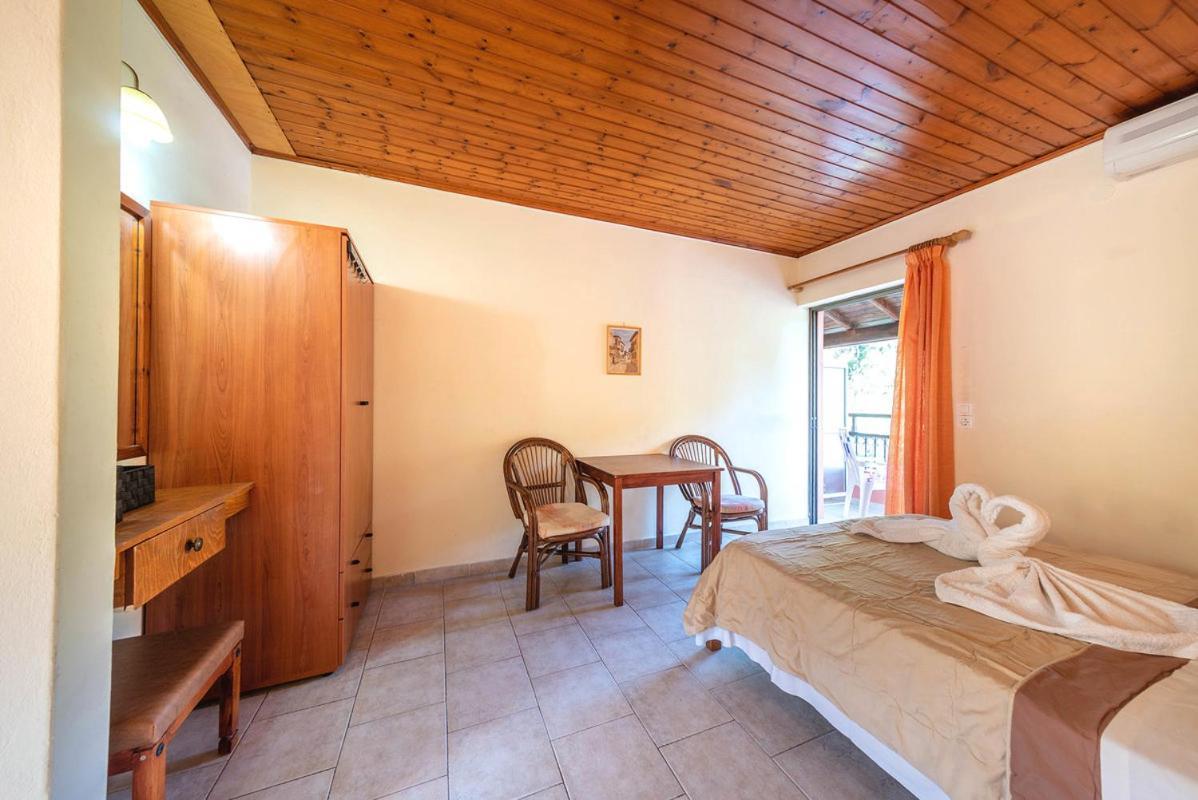 Mimosa Apartments With Pool Paleokastritsa Dış mekan fotoğraf