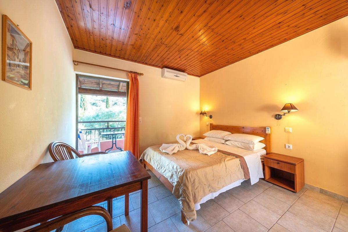 Mimosa Apartments With Pool Paleokastritsa Dış mekan fotoğraf